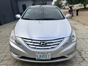Hyundai Sonata GLS Sedan FWD (2.4L 4cyl 6A) 2011 Silver