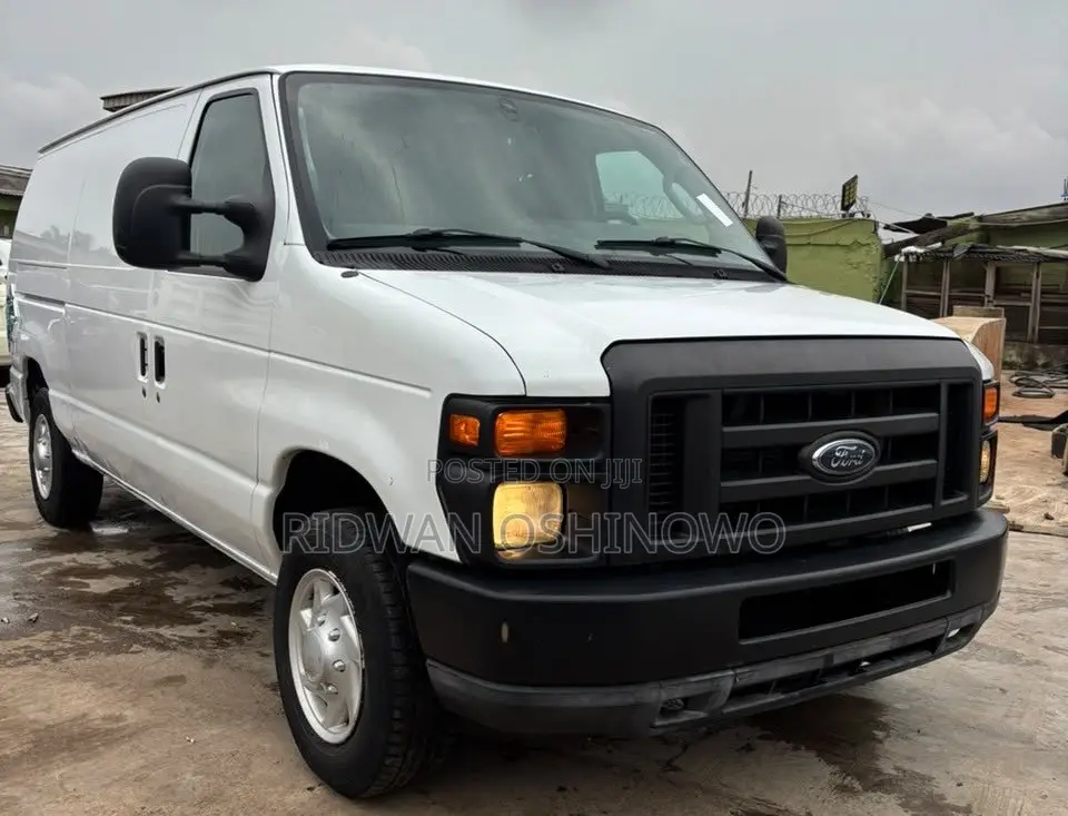 Ford E-150 2011 White
