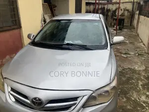 Toyota Corolla 2010 Silver