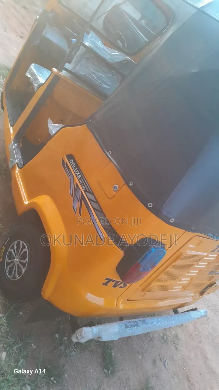 TVS King Deluxe Plus iTouch Start 2023 Yellow