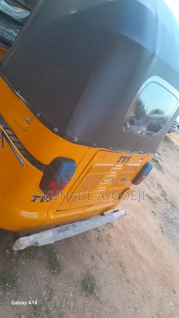 TVS King Deluxe Plus iTouch Start 2023 Yellow