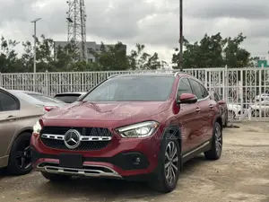 Mercedes-Benz GLA 250 2021 Red