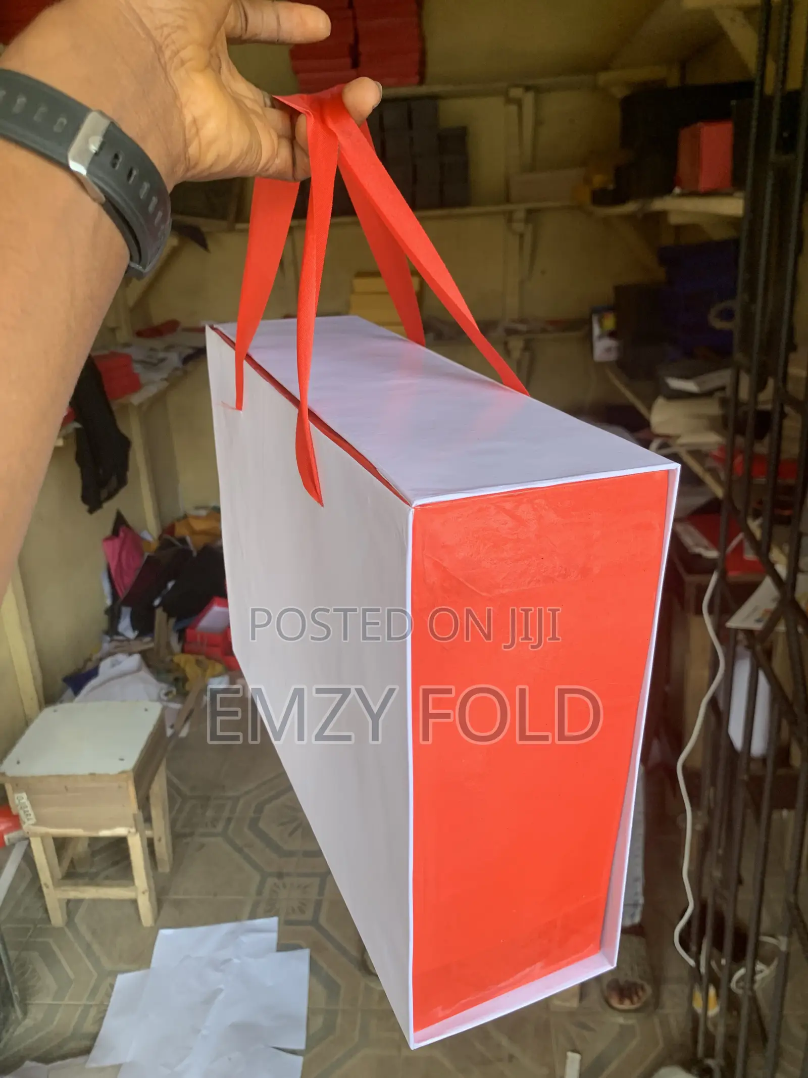 Red&White Presentation Box