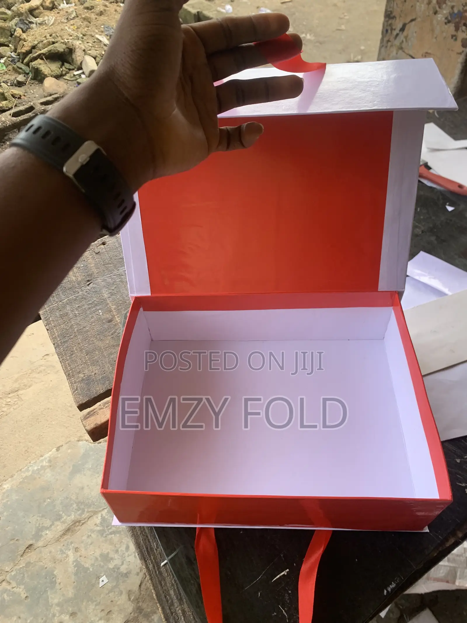 Red&White Presentation Box