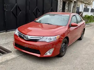Toyota Camry LE 4dr Sedan (2.5L 4cyl 6A) 2013 Red