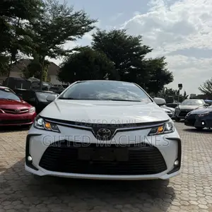 Toyota Corolla 2020 White