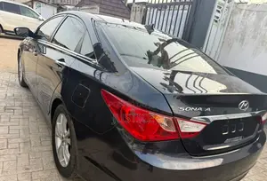 Hyundai Sonata Limited 2.0T Sedan (2.0L 4cyl 6A) 2013 Blue