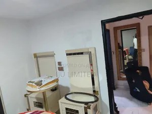 2bdrm Block of Flats in Gowon Estate, Egbeda for sale