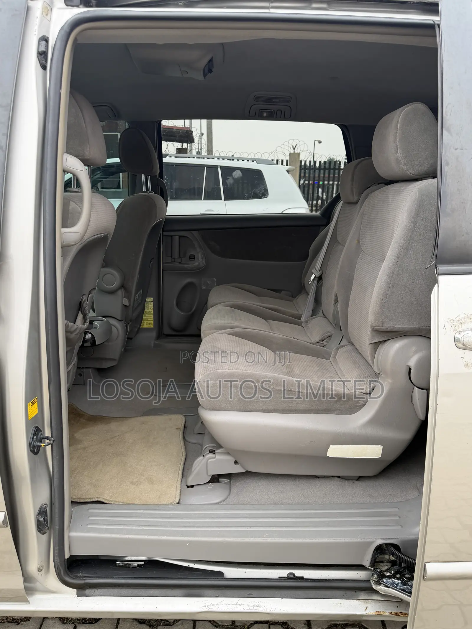 Toyota Sienna 2005 Silver