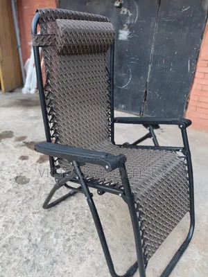 Foldable Zero-Gravity Outdoor Lounge Chair