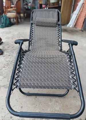 Foldable Zero-Gravity Outdoor Lounge Chair