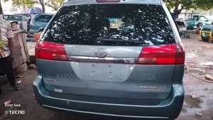 Toyota Sienna 2005 Blue