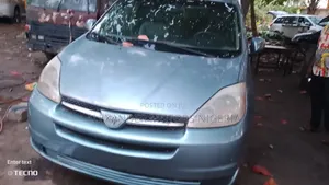 Toyota Sienna 2005 Blue