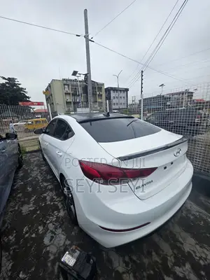 Hyundai Elantra SE 2018 White