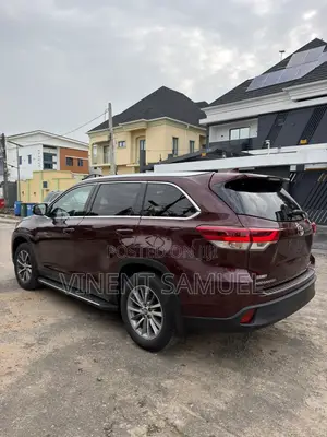 Toyota Highlander XLE 4x2 V6 (3.5L 6cyl 8A) 2018 Burgundy
