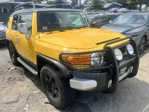 Toyota FJ Cruiser Base 4x4 2008 Yellow