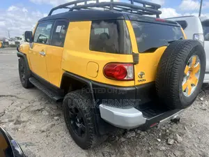 Toyota FJ Cruiser Base 4x4 2008 Yellow