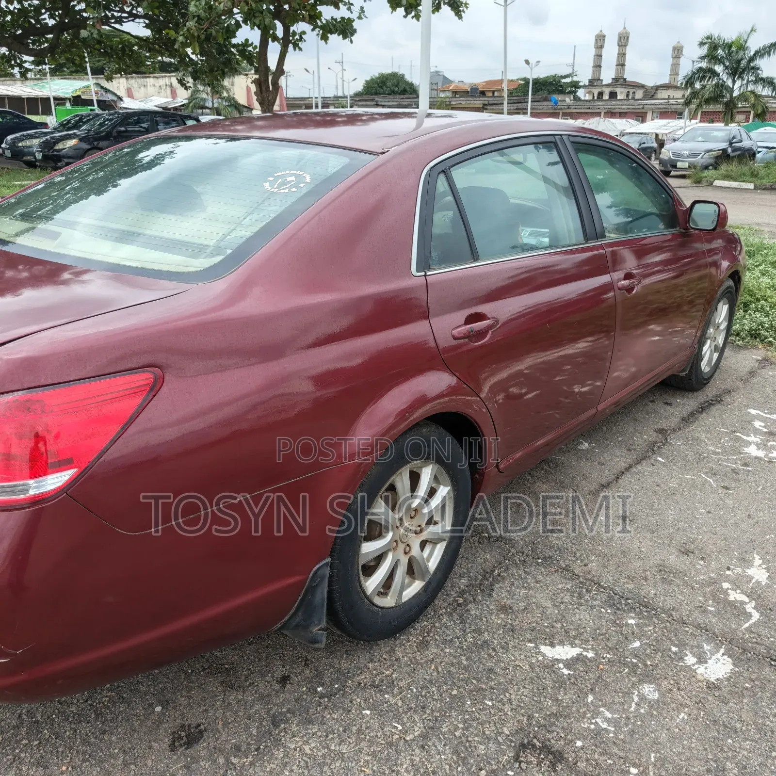 Toyota Avalon 2010 Red