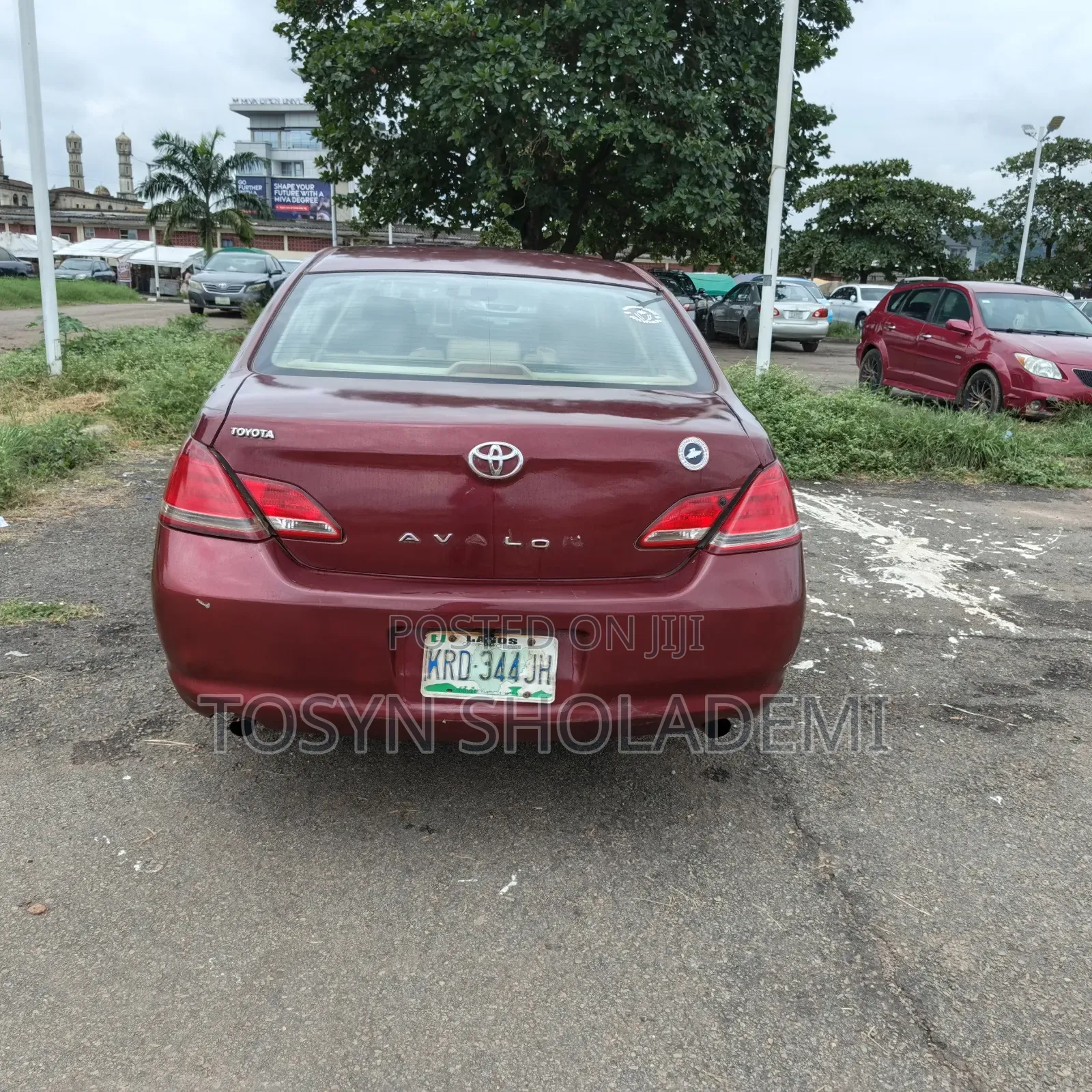 Toyota Avalon 2010 Red