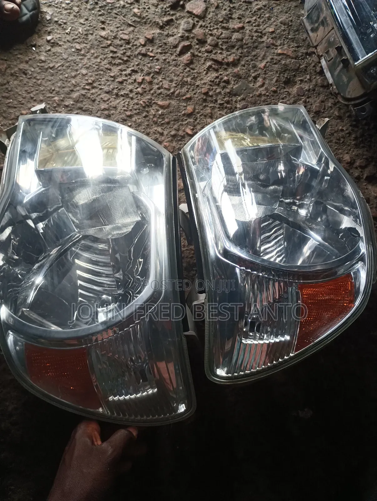 Headlamp Toyota Tacoma 2005 Model