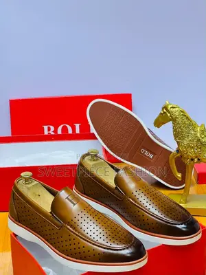 Bold Men’s Premium Shoe