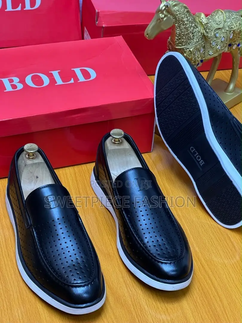 Bold Men’s Premium Shoe