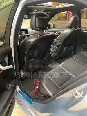 Mercedes-Benz C300 2013 Blue