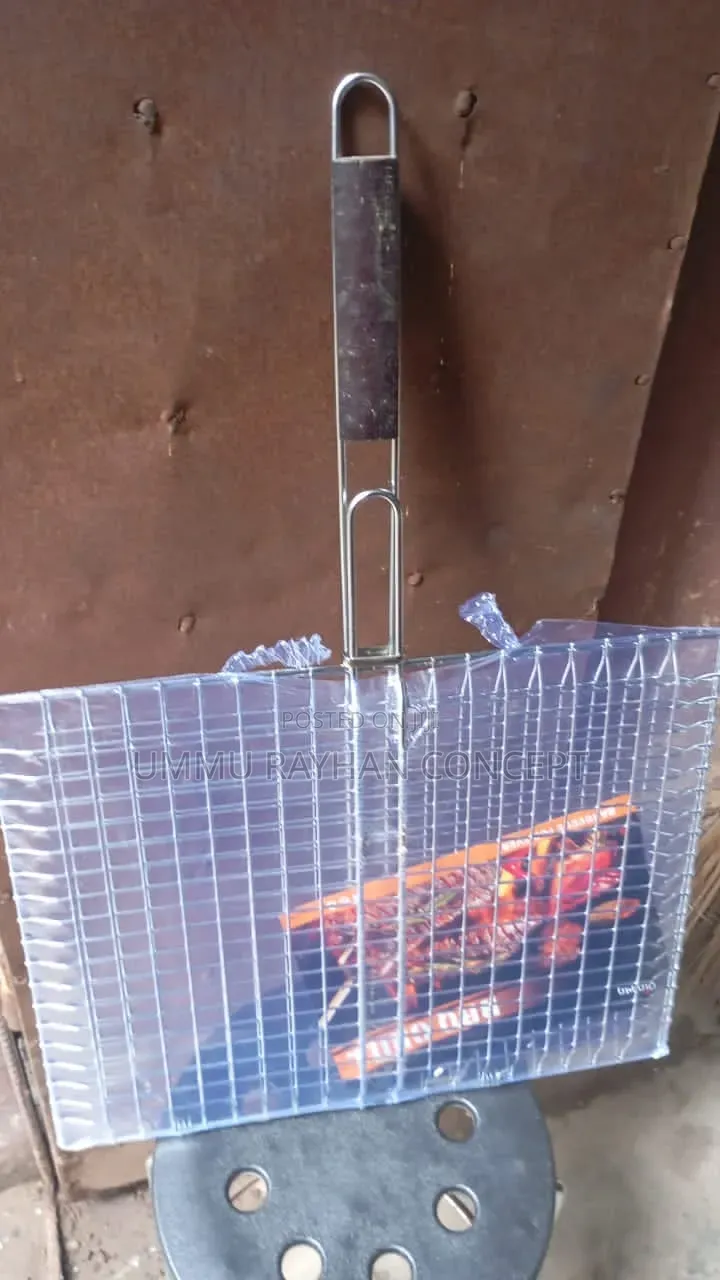 BBQ Grilled Fish and Meat Net Basket Wire Foldable (Grill Pan)