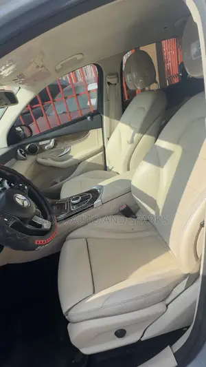 Mercedes-Benz GLC-Class 2017 Blue