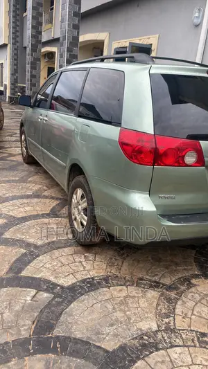 Toyota Sienna CE AWD 2008 Green