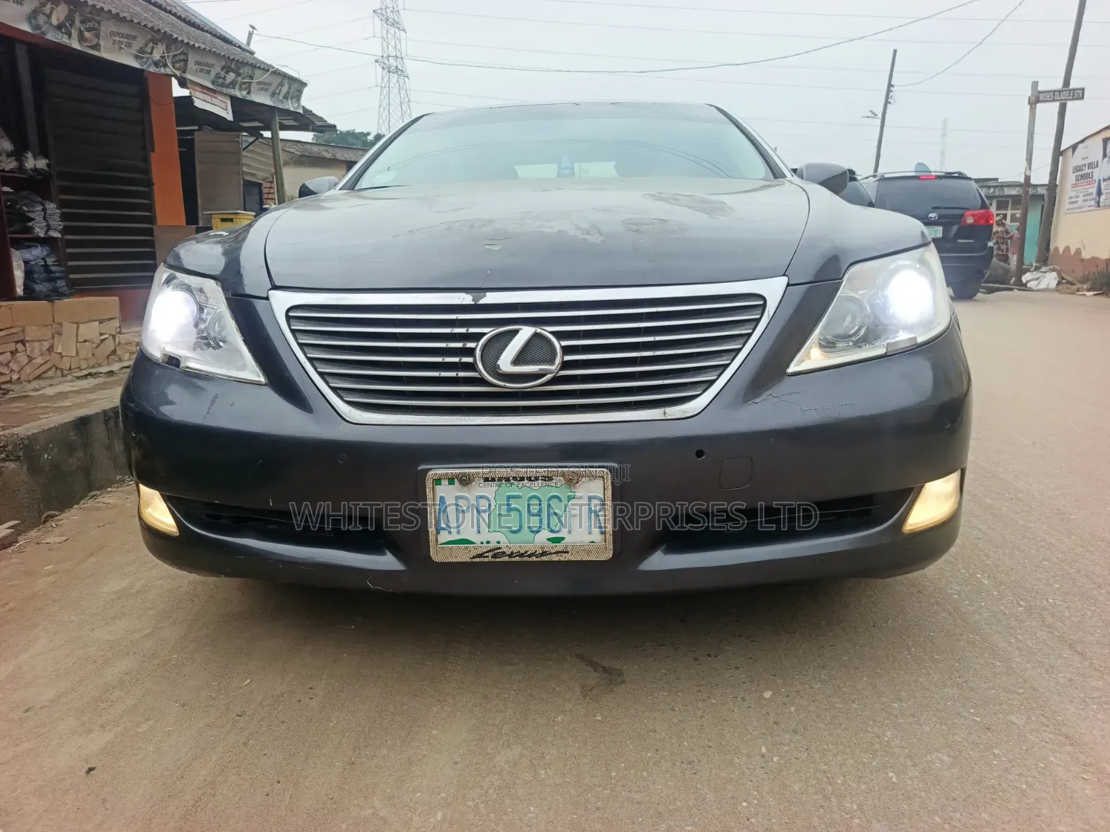Lexus LS 2010 Gray