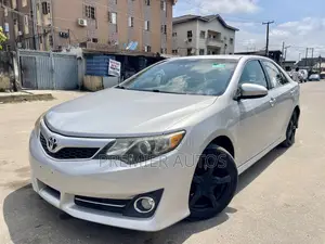 Toyota Camry SE 4dr Sedan (2.5L 4cyl 6A) 2012 Silver