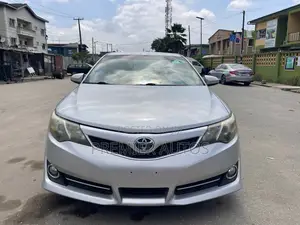 Toyota Camry SE 4dr Sedan (2.5L 4cyl 6A) 2012 Silver