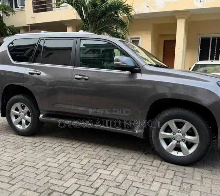 Lexus GX 460 2011 Gray