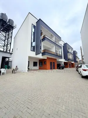 4bdrm Duplex in Ikeja for sale