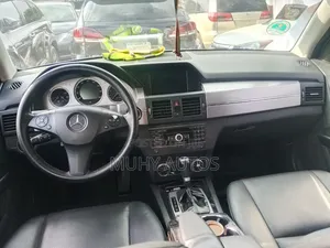 Mercedes-Benz GLK-Class 2010 Black