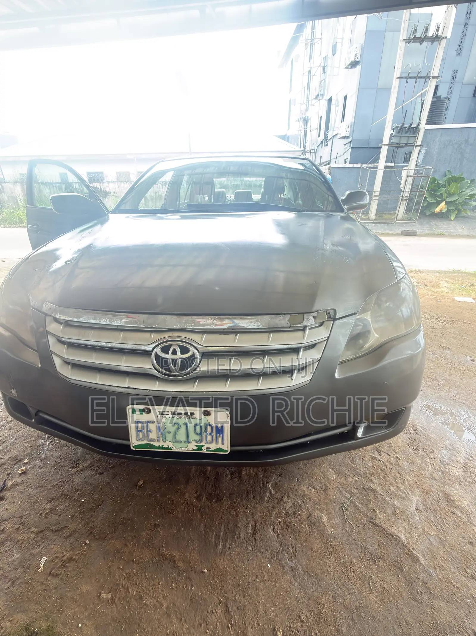 Toyota Avalon 2012 Gray