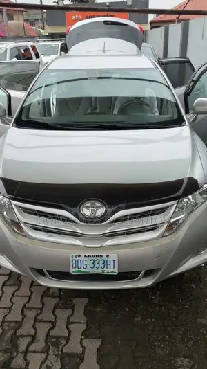 Toyota Venza 2010 Silver