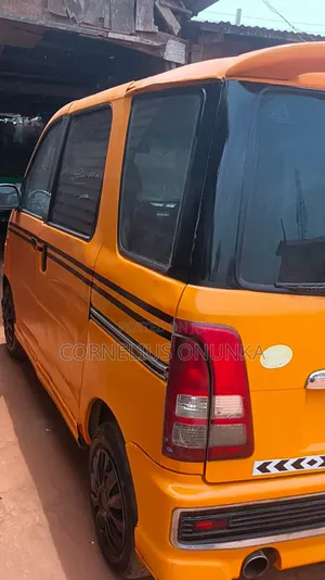 Daihatsu Atrai 2004 Yellow