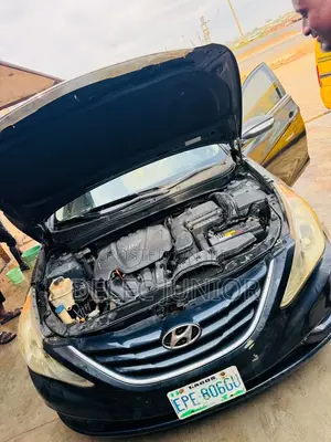Hyundai Sonata GLS Sedan FWD (2.4L 4cyl 6A) 2011 Blue
