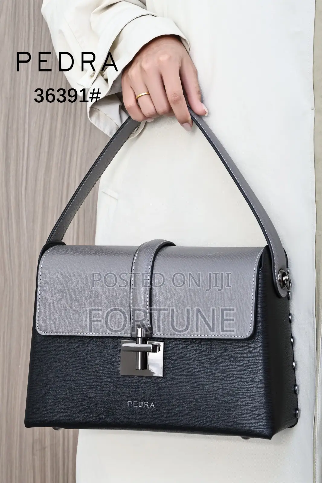 Pedra Handbag