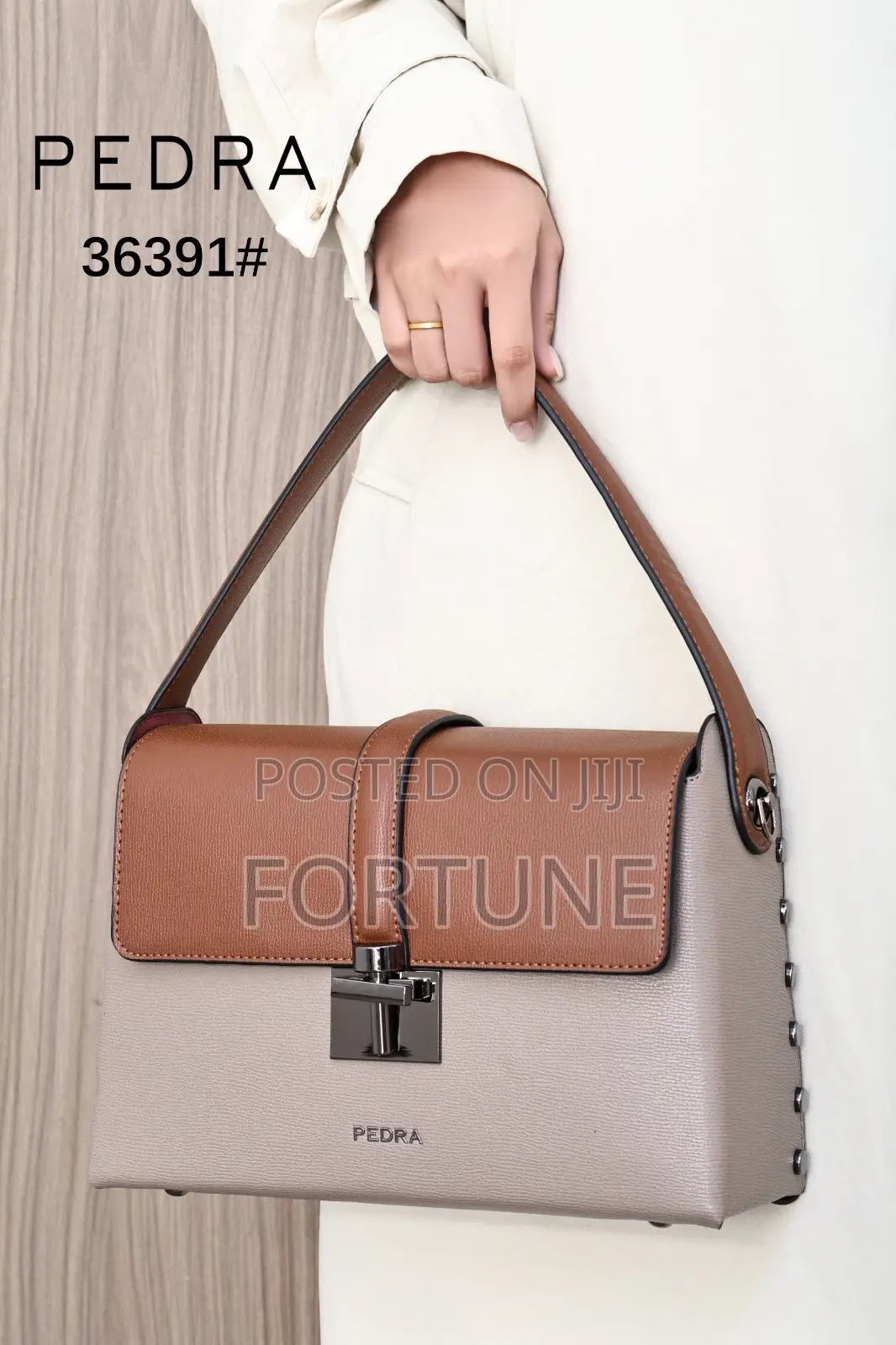 Pedra Handbag