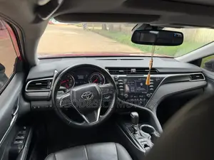 Toyota Camry 2018 Maroon
