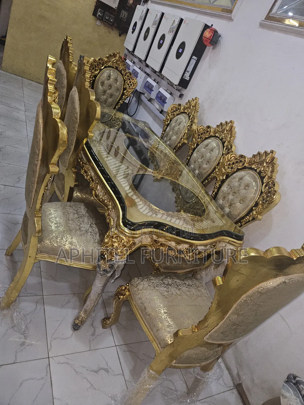 Gold 8 Seaters Dinning