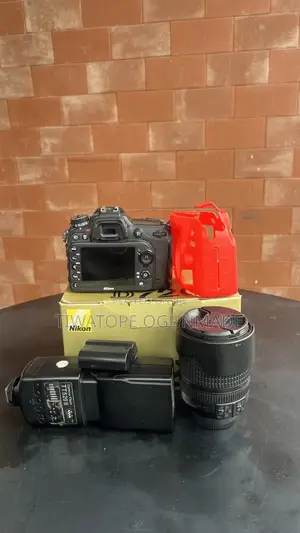 Nikon D7200 Camera + Lens + Speed Light