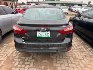 Ford Focus S Sedan FWD (2.0L 4cyl 5M) 2013 Black