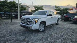 Toyota Tundra SR CrewMax SB 2025 White