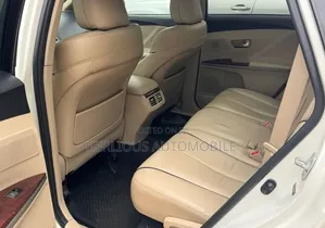 Toyota Venza 2011 White