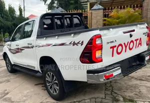 New Toyota Hilux 2020 White