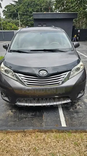 Toyota Sienna 2012 Gray